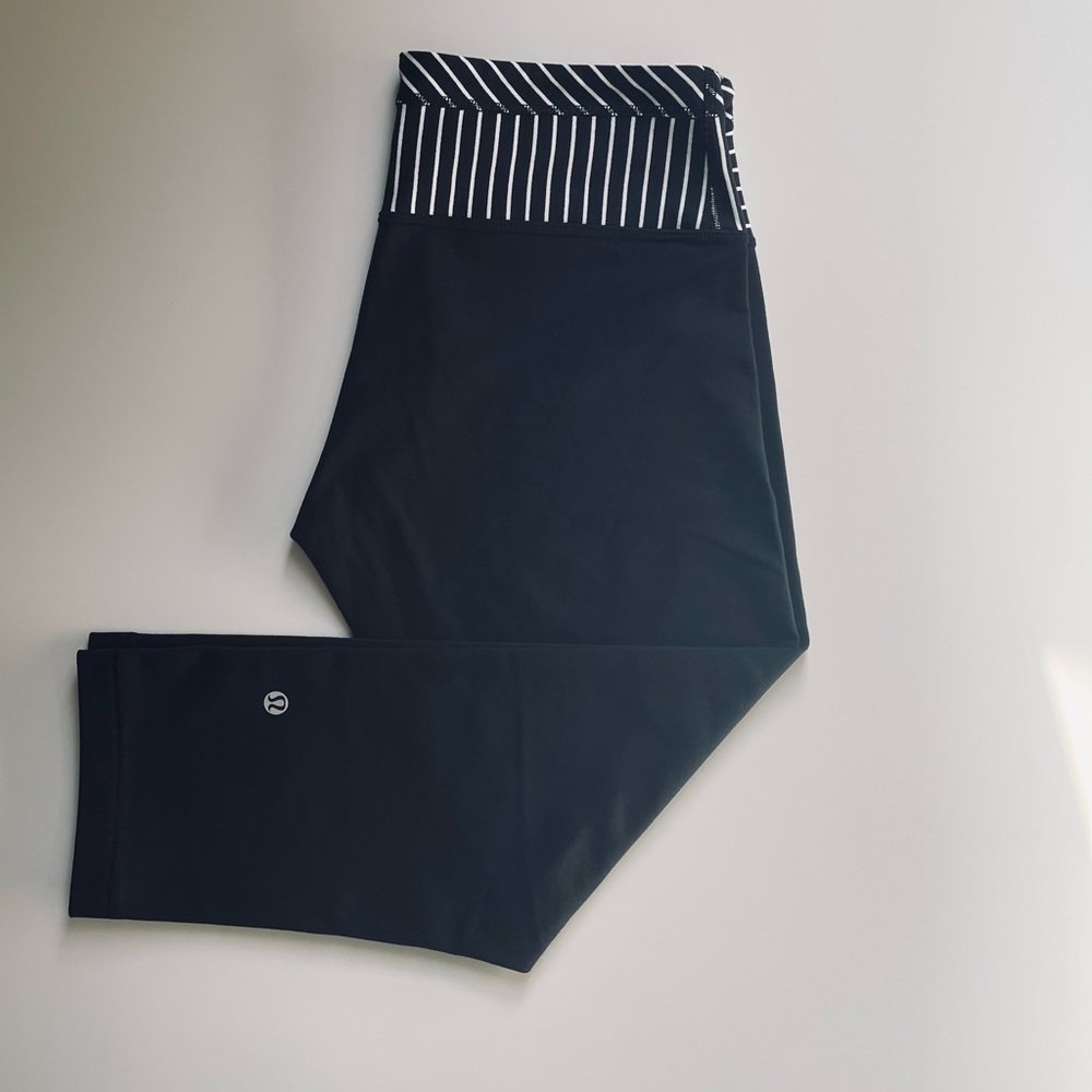 Lululemon Wunder Under Crop *Full-On Luon
Black / Quilt Winter 13-09